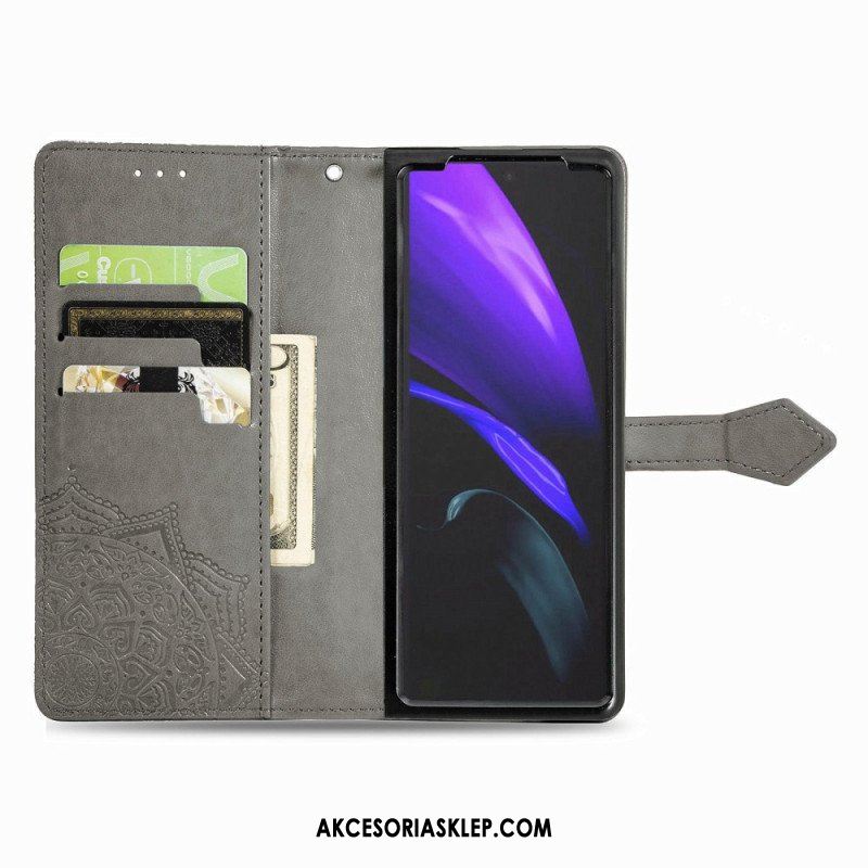 Etui Folio do Samsung Galaxy Z Fold 4 z Łańcuch Średniowieczna Mandala Z Paskami